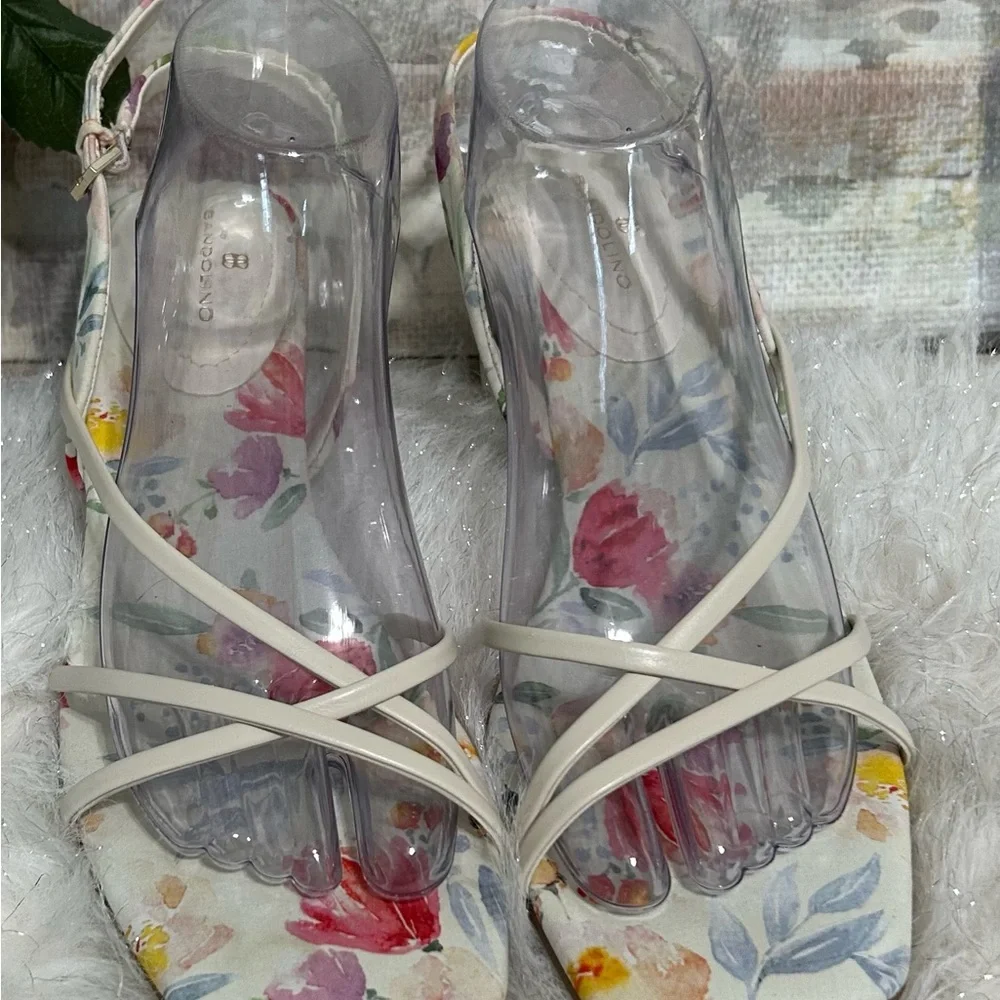 Bandolino White Floral Square-Toe Strappy Sandals